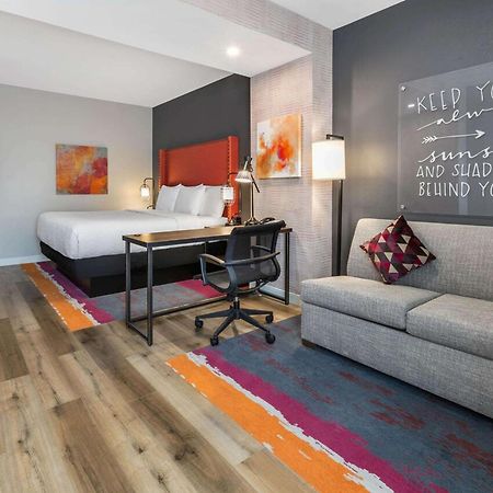 La Quinta Inn & Suites By Wyndham Lewisville Bilik gambar