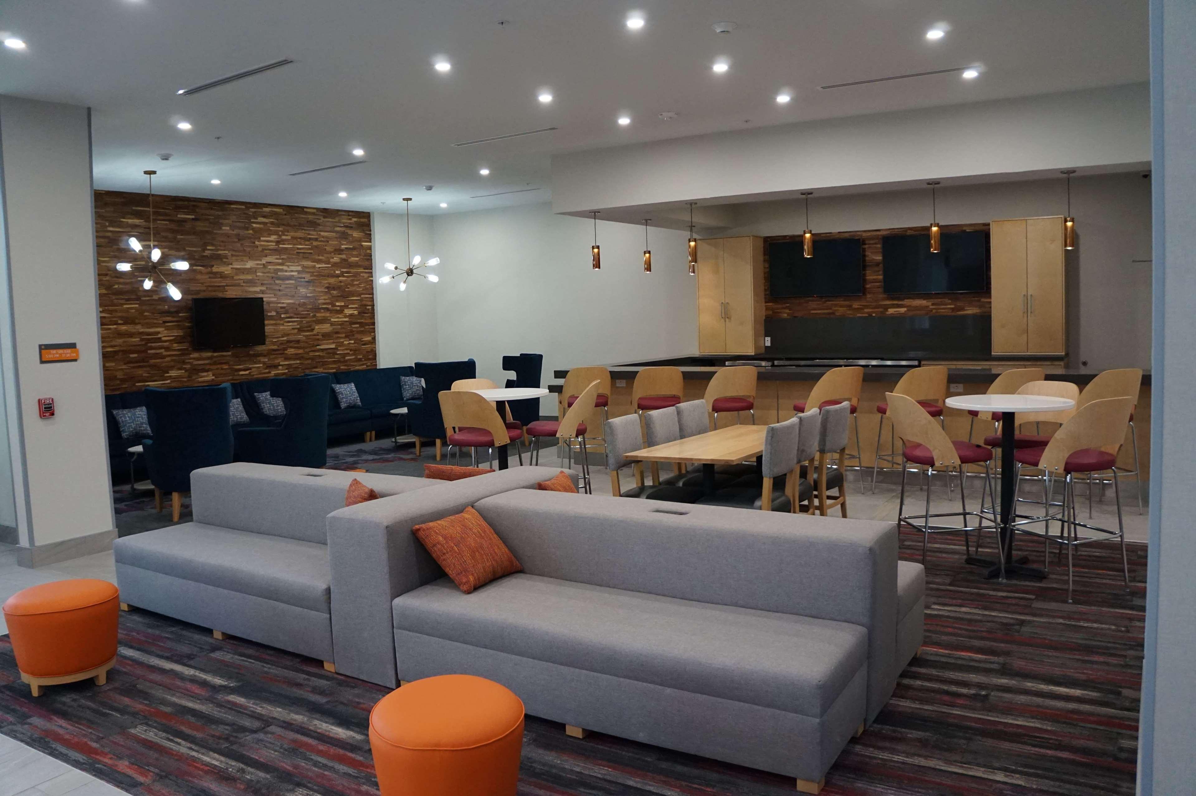 La Quinta Inn & Suites By Wyndham Lewisville Luaran gambar