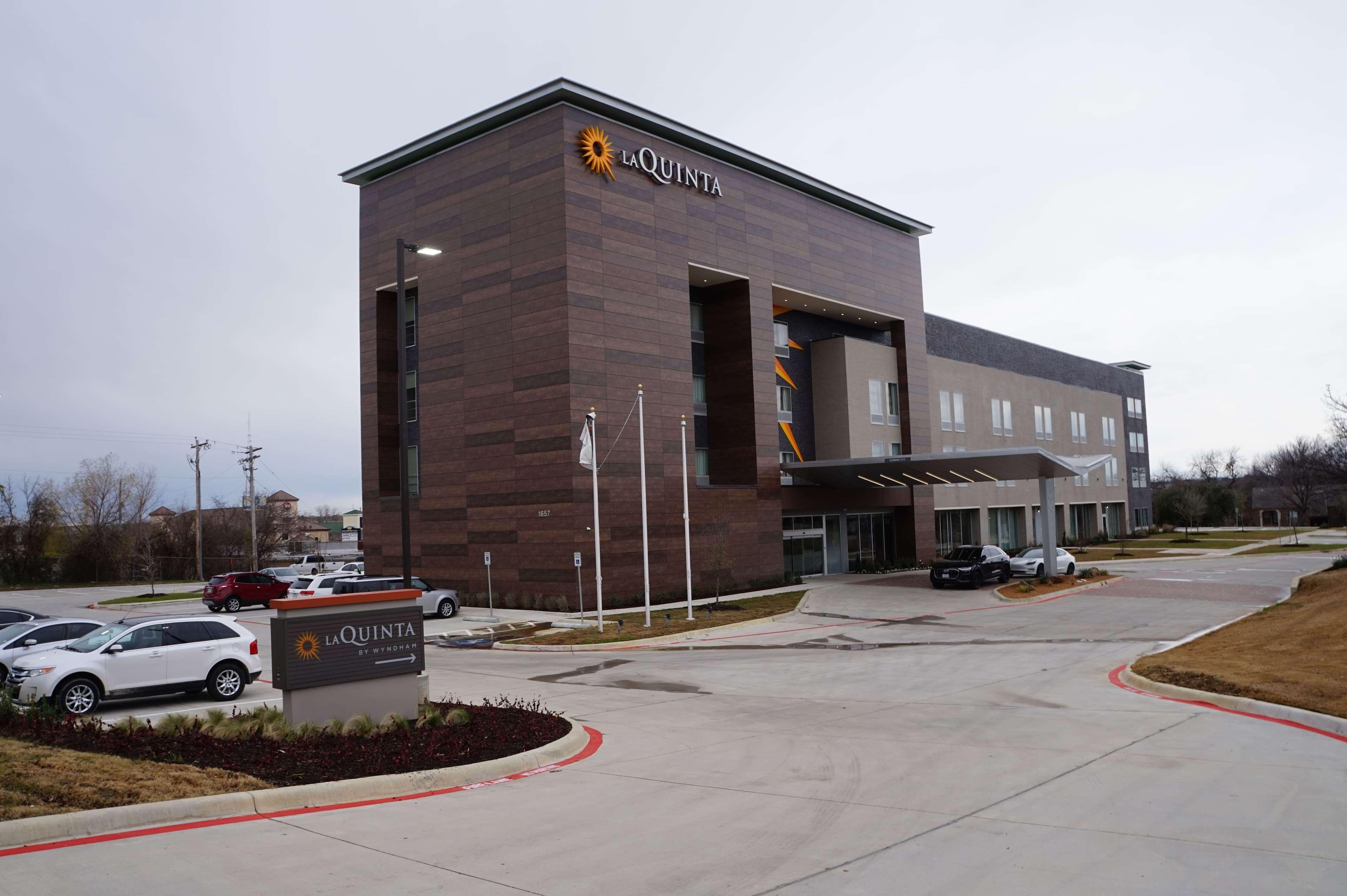 La Quinta Inn & Suites By Wyndham Lewisville Luaran gambar