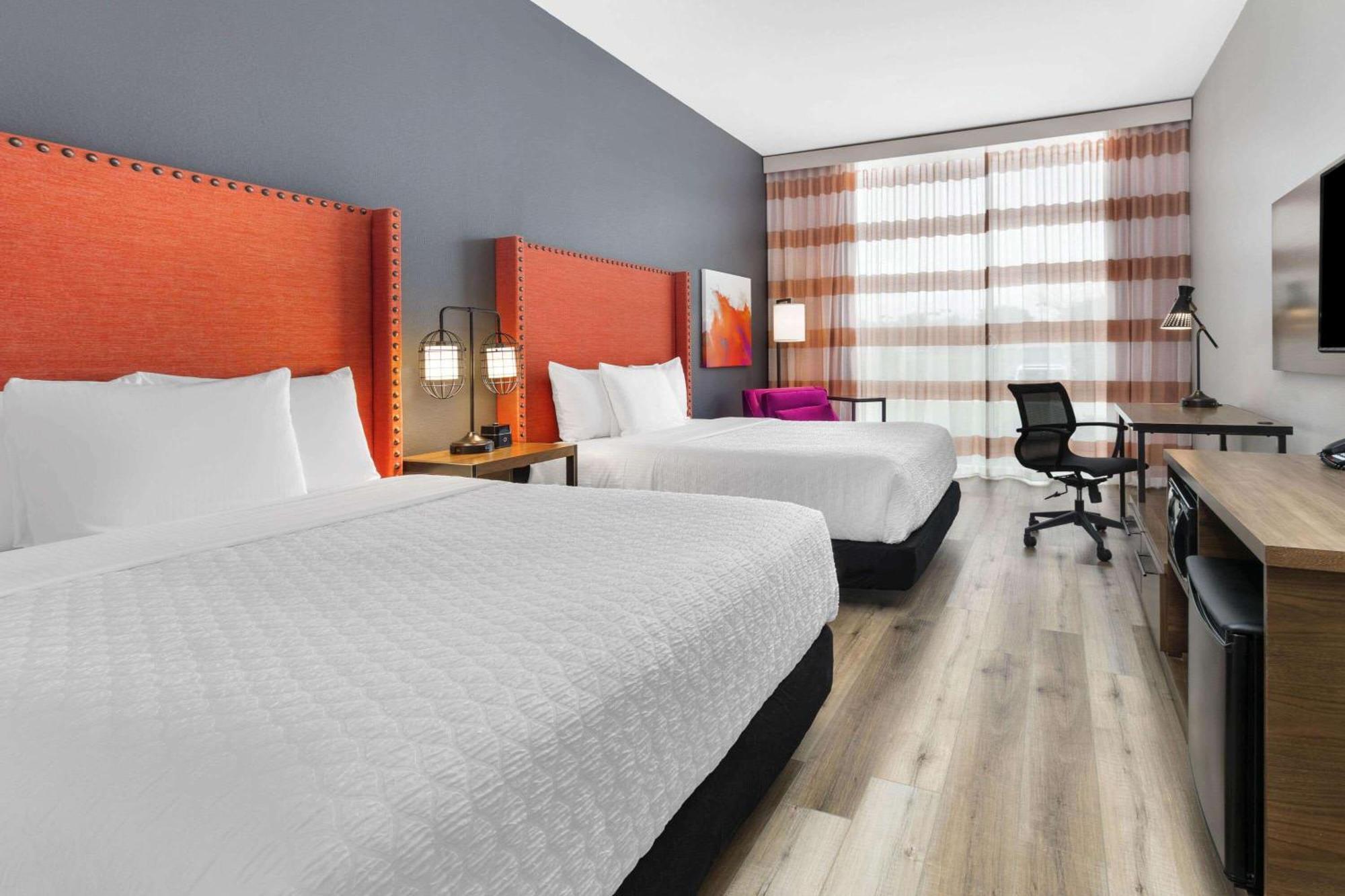 La Quinta Inn & Suites By Wyndham Lewisville Bilik gambar